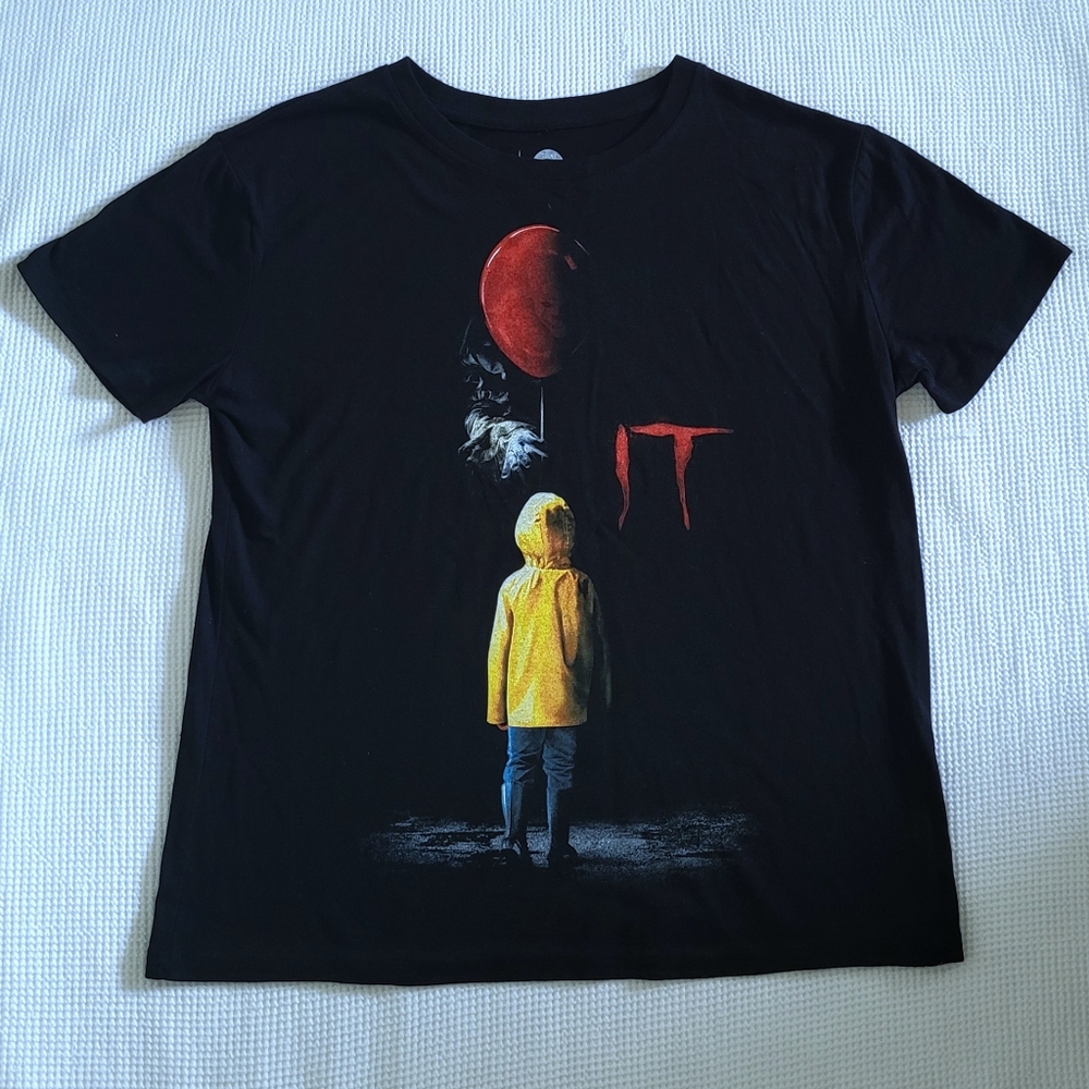 Stephen King's IT🕷 Graphic Tee👕 - NWOT - Picture 9 of 12